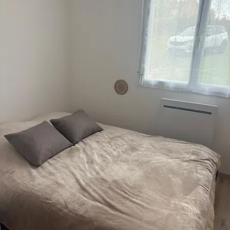 Holiday home La Petite Maison 7 Pers Proche Nigloland Au Calme